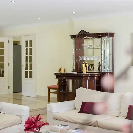 Lopes Villa